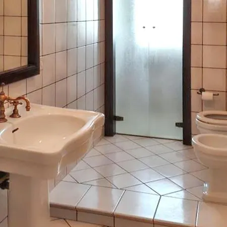Apartment Comfortable In With Balcony And Parking *